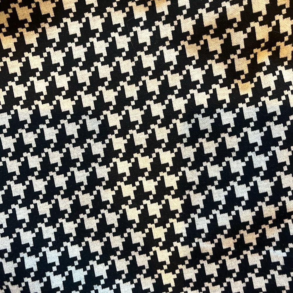 Houndstooth size small pencil skirt - Picture 2 of 5